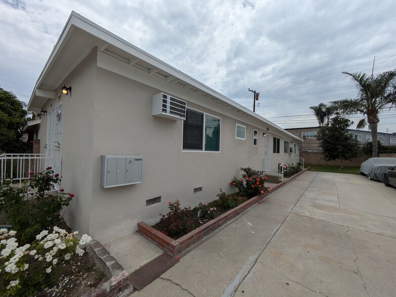 East Entrance & Driveway - 12513 Rose Ave