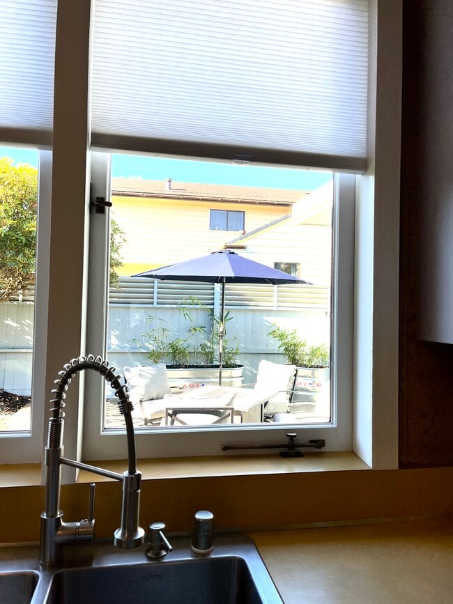 Building Photo - 1844 Heather Ln