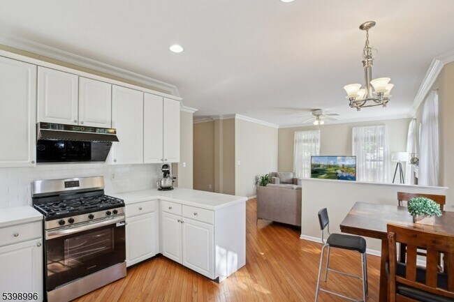 Building Photo - 12 Hansom Rd