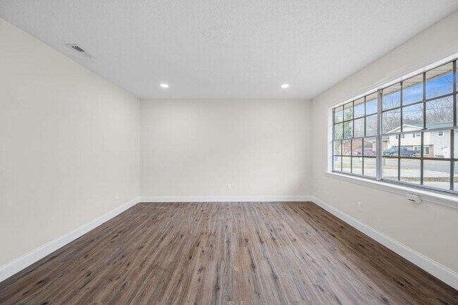 Building Photo - 3338 Gundy Dr