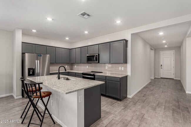 Building Photo - 18021 Avenida del Sol W