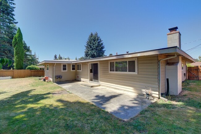 Building Photo - 4Bd/2Ba Kent Home