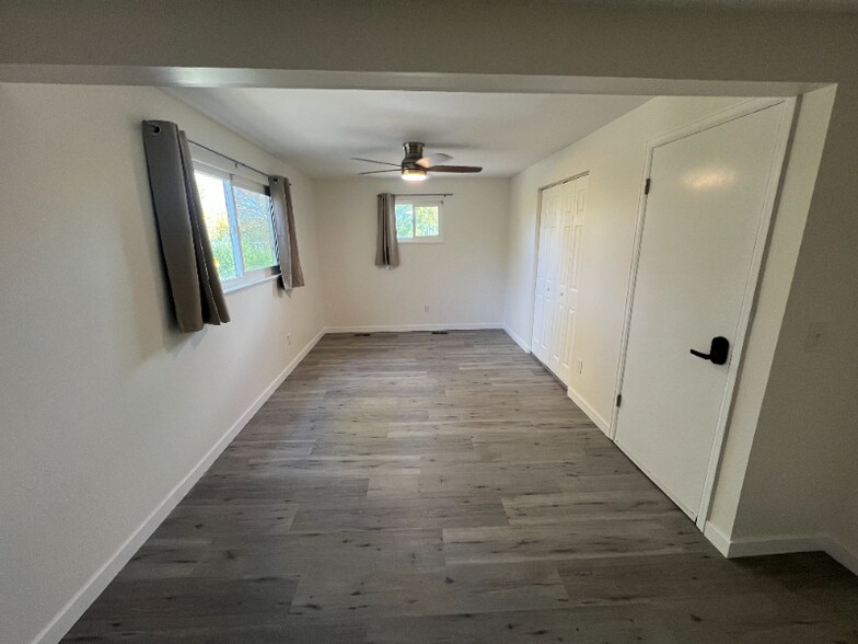Building Photo - 9212 W Arbor Ave