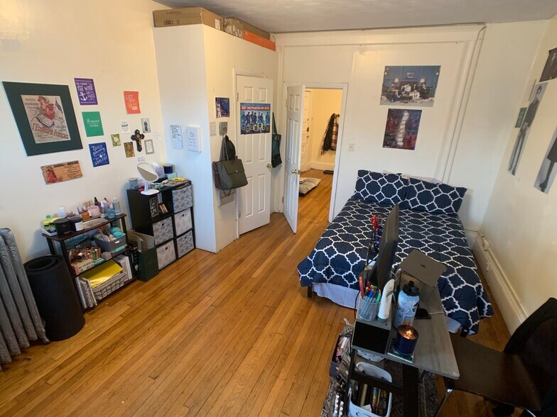 Building Photo - 1353 Commonwealth Avenue