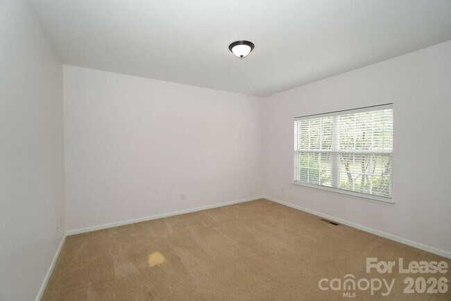 Building Photo - 4224 Lois Ln