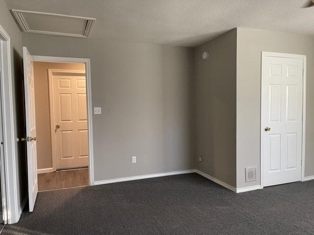 Building Photo - 204 Honey Bee Dr