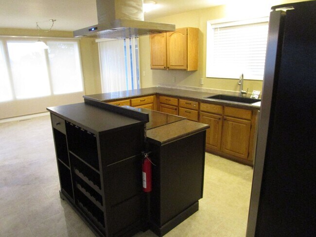 Building Photo - *PRICE IMPROVEMENT* Spacious 2 Story, 2 Bedroom, 2 Bath Home on Corner Lot in Ochoco West Subdivi...