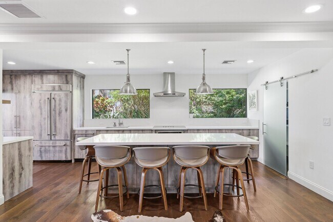 Building Photo - 2835 Polo Island Dr