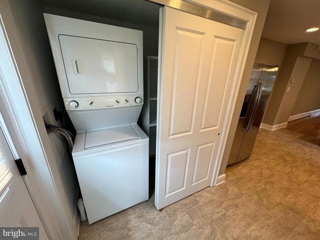 Building Photo - 26 N Congress St