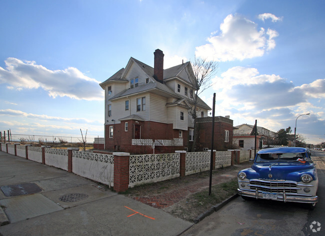 Primary Photo - 3804 Atlantic Ave