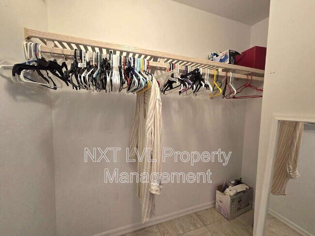 Building Photo - 1243 NW 22nd Ave