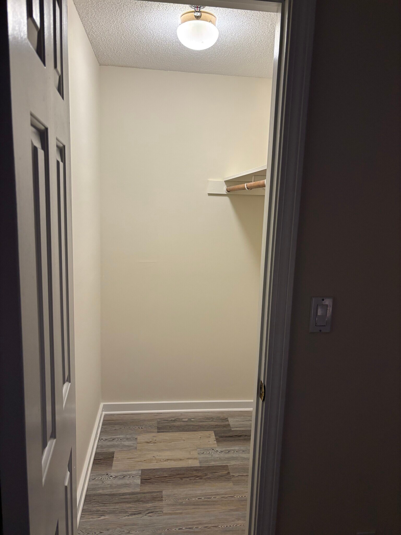 Building Photo - 42 S Cherry St