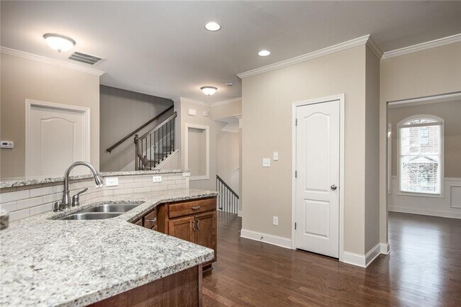 Building Photo - 528 Twinrose Way