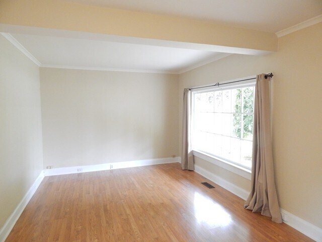 Building Photo - 2Bd/2Ba Two Story House - Available to View!