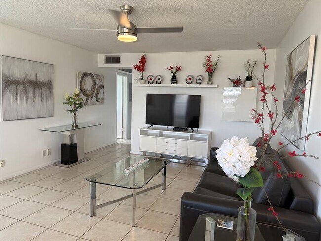 Building Photo - 144 Farnham F