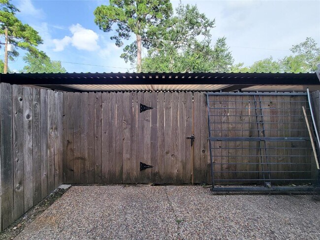 Building Photo - 14333 Memorial Dr