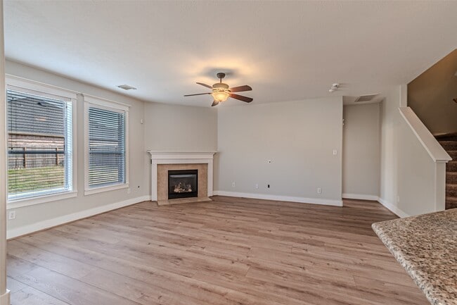 Building Photo - 17818 Serene Shore Dr