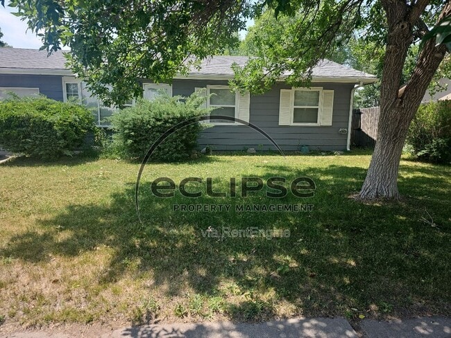Building Photo - 717 Lee Dr