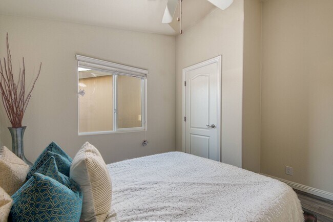 Building Photo - Remodeled Modern 3 Bed/2 Bath National City -MOVE IN PROMOTION!