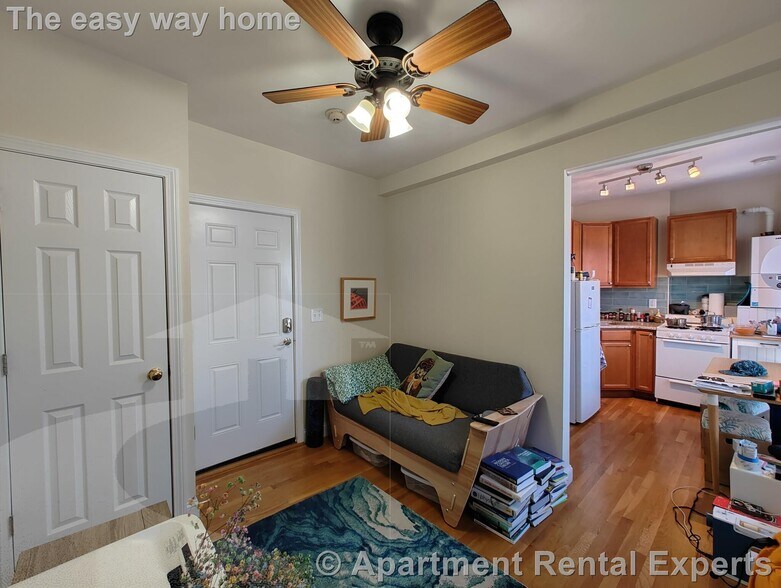 Building Photo - 1056 Cambridge St