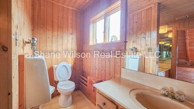 Building Photo - 218 Sugar Hollow Rd