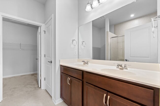 Building Photo - Griffin 3 bed/2 bath Home in Senior Community! 1/2 off Second Month Rent!