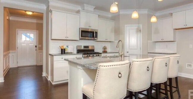 Building Photo - 758 Latrobe Dr