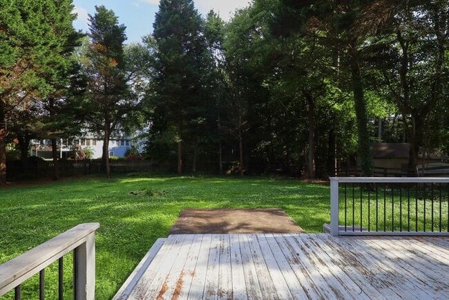 Building Photo - 110 Hayfield Way