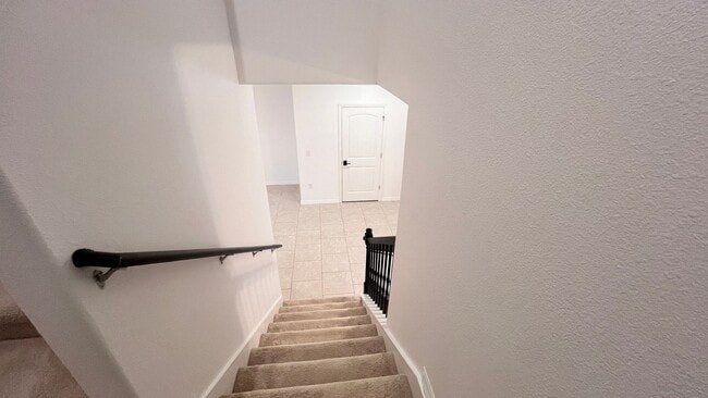 Building Photo - Beautiful Upgraded 3 Bedroom and 2 1/2 Bat...