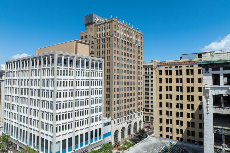 Building Photo - The Residences at Barnett