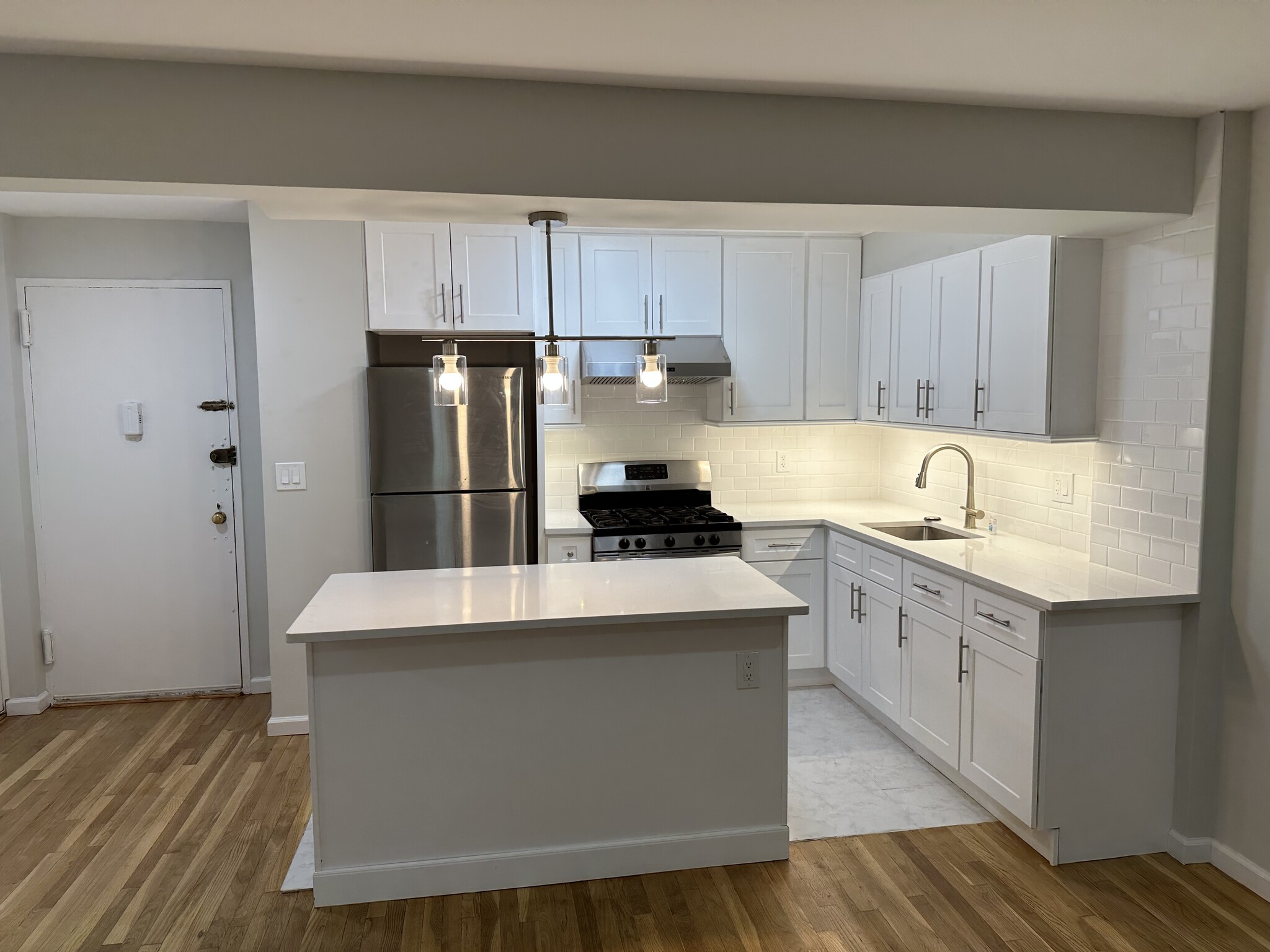 Building Photo - 3520 Leverich