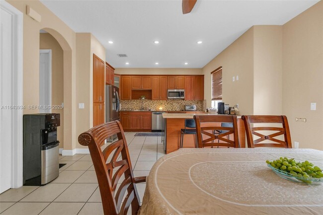 Building Photo - 8612 Buckskin Manor