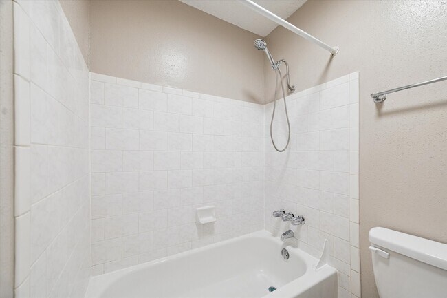 Building Photo - 14722 Brown Rd