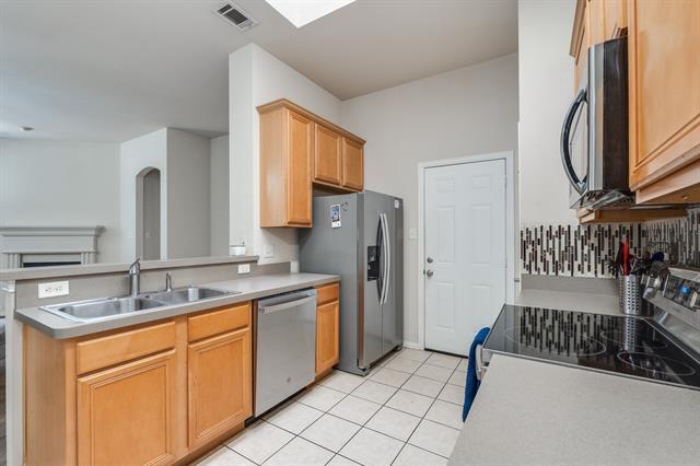 Building Photo - 1314 Poinsettia Blvd