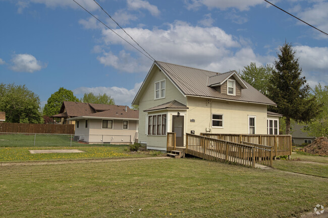 Building Photo - 1 6th Ave N