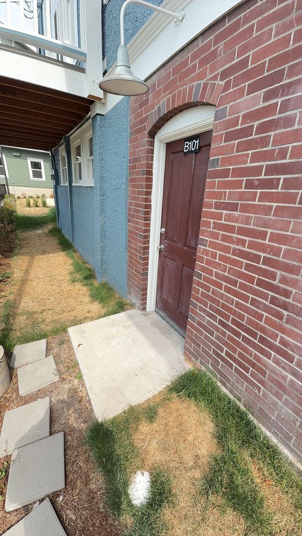 Building Photo - 1201 N Garden St