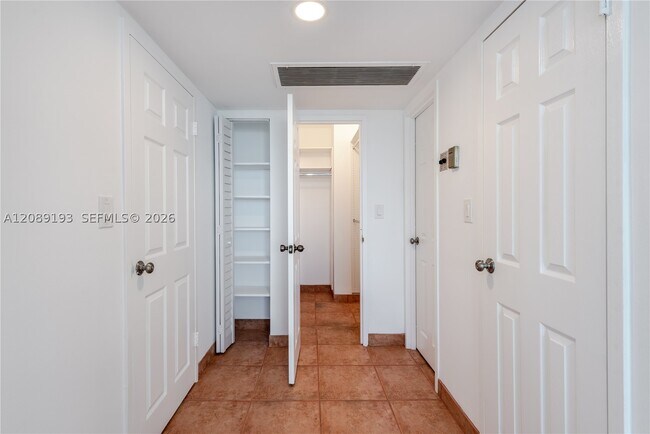 Building Photo - 3180 S Ocean Dr
