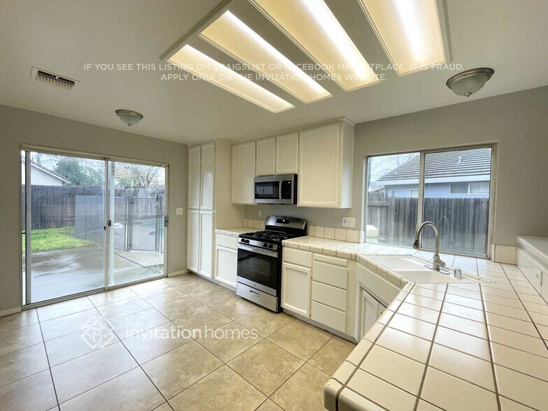 Building Photo - 8622 Aspen Ridge Ct