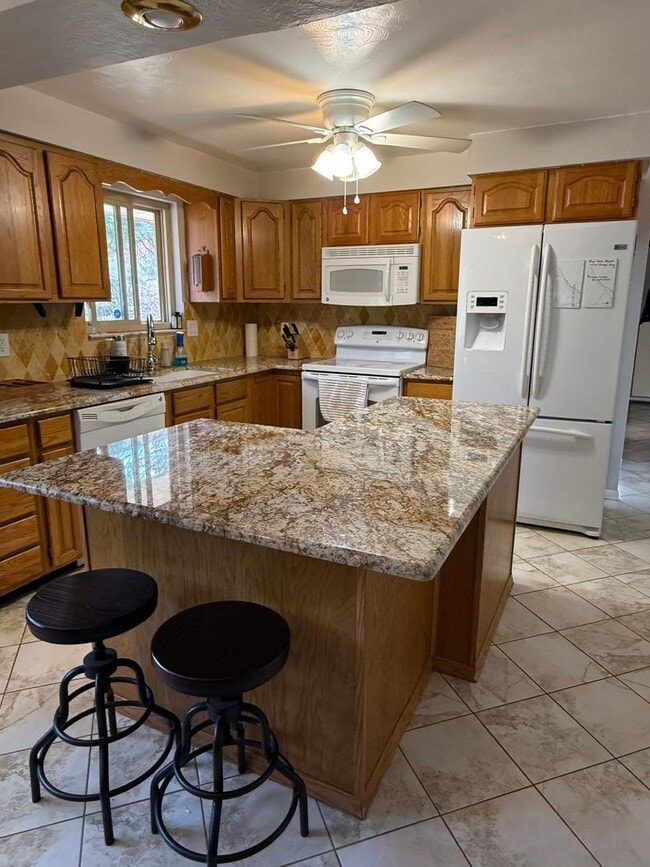 Building Photo - Charming Arvada Ranch