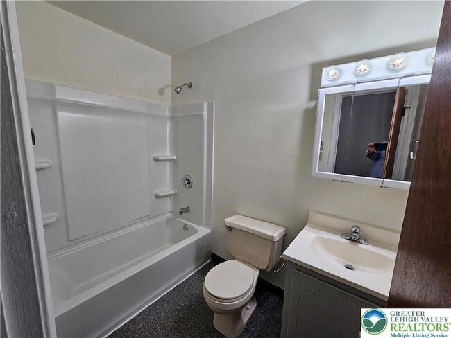 Building Photo - 227 8th Ave