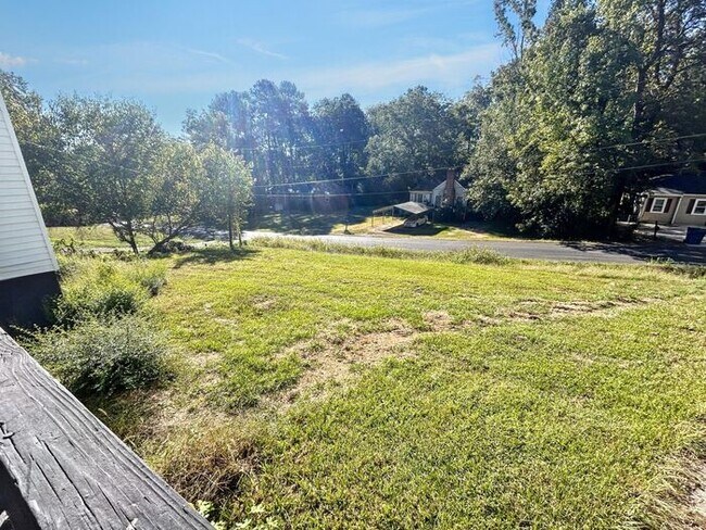 Building Photo - Cozy 3-Bedroom Home with Modern Amenities ...