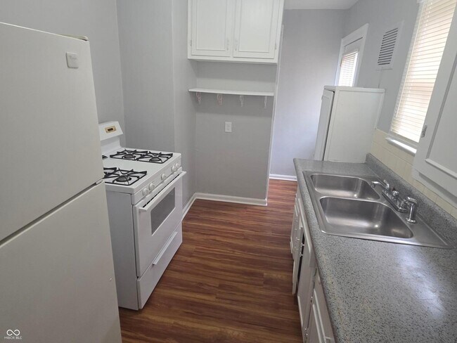 Building Photo - 4969 Crittenden Ave