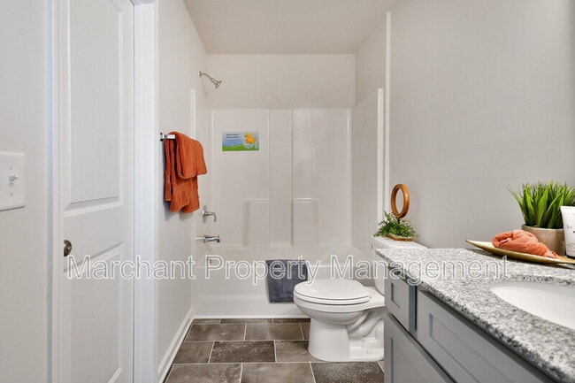 Building Photo - 27 English Ct