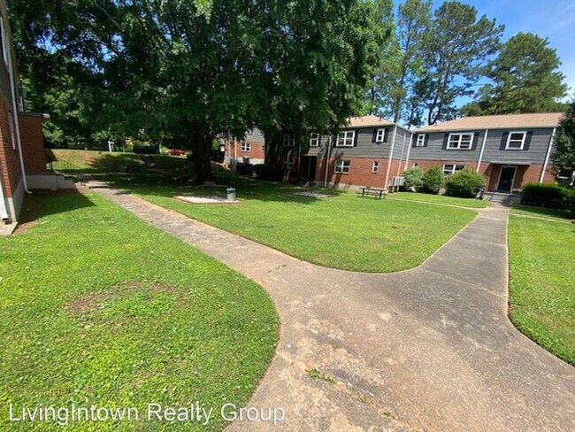 Building Photo - 1 br, 1 bath Apartment - 589-603 Seminole ...