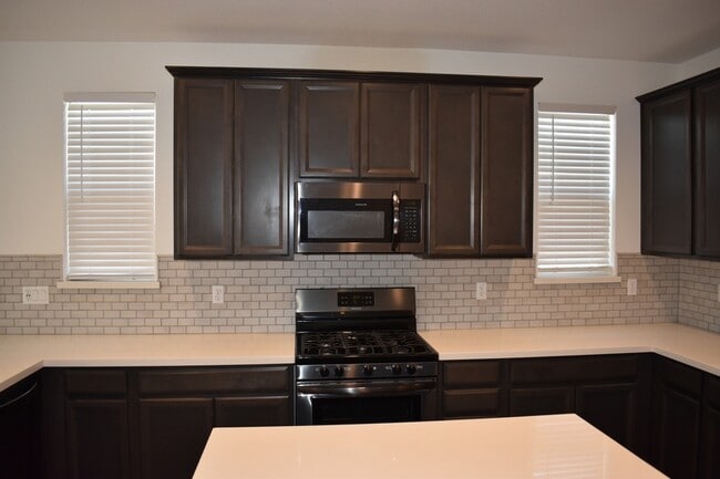 Building Photo - 3591 Sunstone Ct