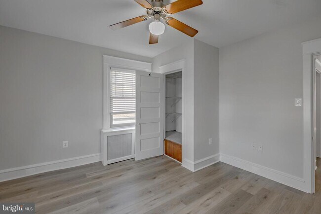 Building Photo - 1210 W Darby Rd