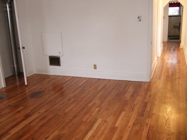 Building Photo - 828 N Euclid Ave