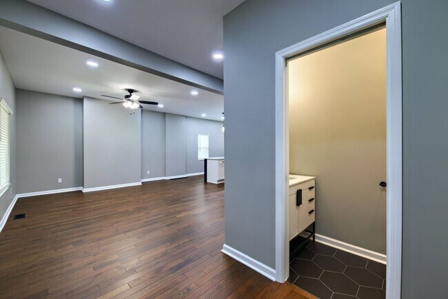Building Photo - North Campus OSU Renovated Single Family H...