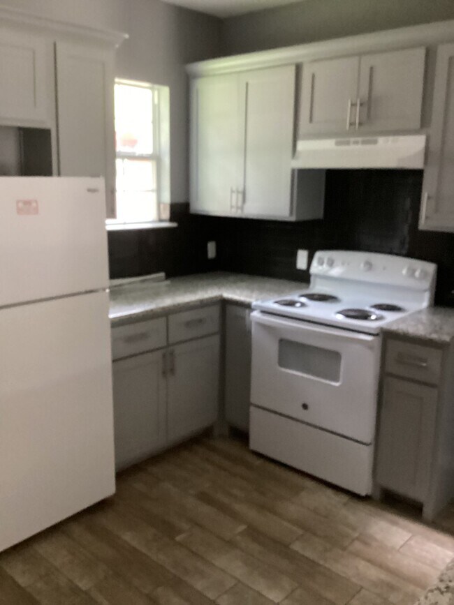 Building Photo - 27257 Diamond T