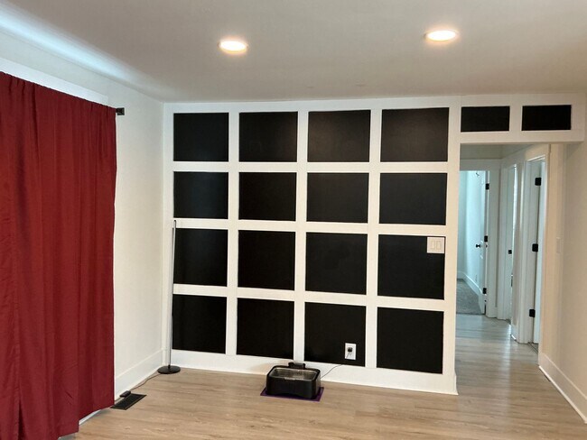 Building Photo - 915 Shearor St